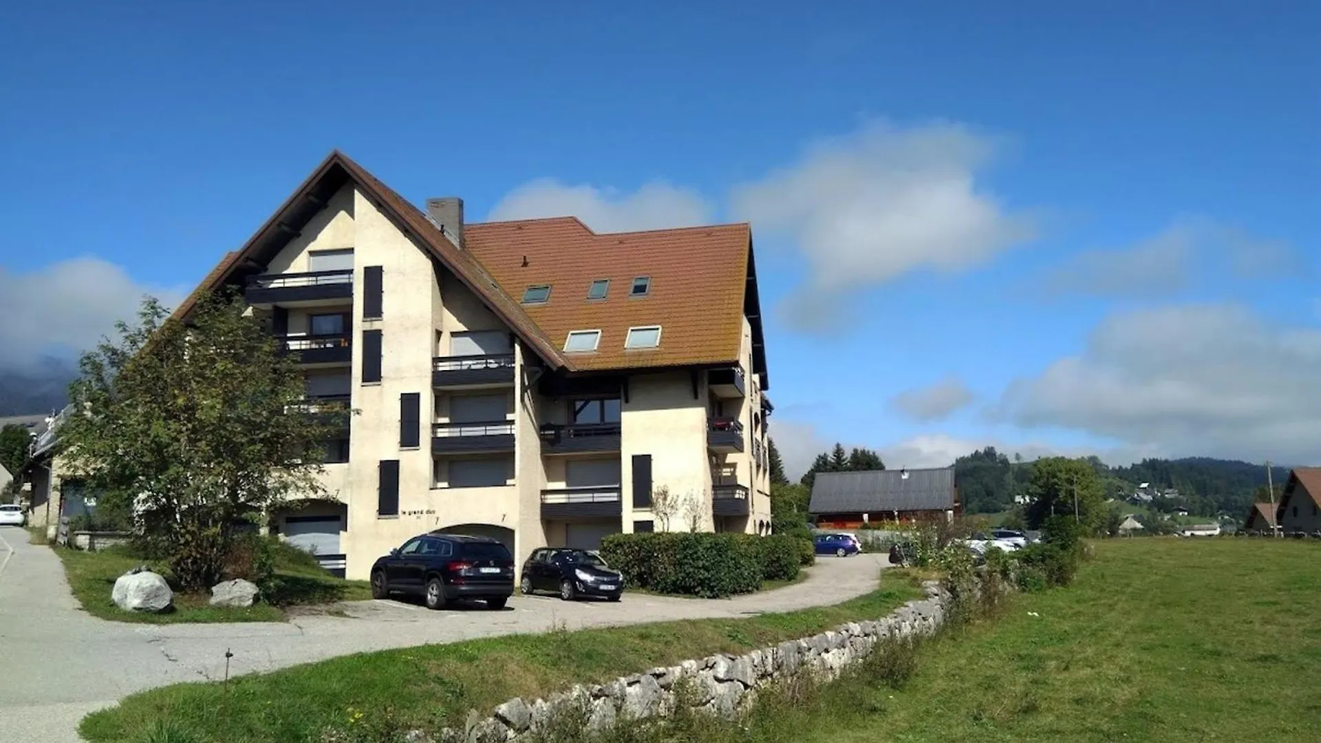Duplex 3 Etoiles, 4 Pieces, Terrasse, Parking A Meaudre - Fr-1-737-27 Apartment